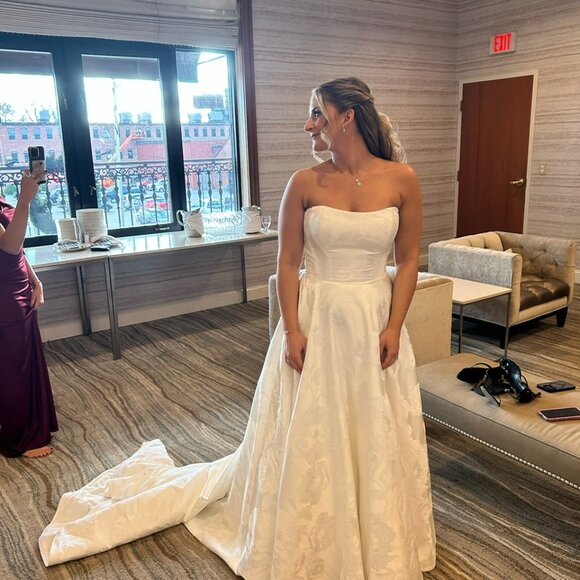 Justin Alexander Wedding Gown - Ivory - Picture 14 of 14